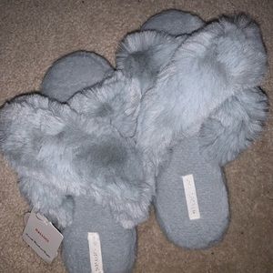 Sz small (5-6) Halluci Gray Fuzzy Slippers